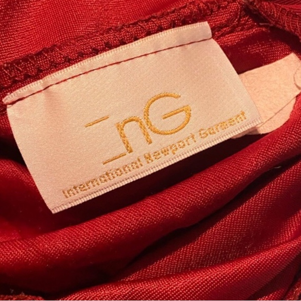 ✨✨✨ISO!!! ING mock neck long maxi dress with back split ✨✨✨(IN RED OR BLACK)